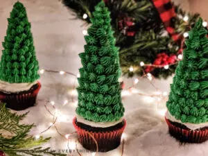 Easy Christmas Tree Cupcakes (Vegan)