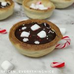 hot chocolate cookie cups with marshmellows