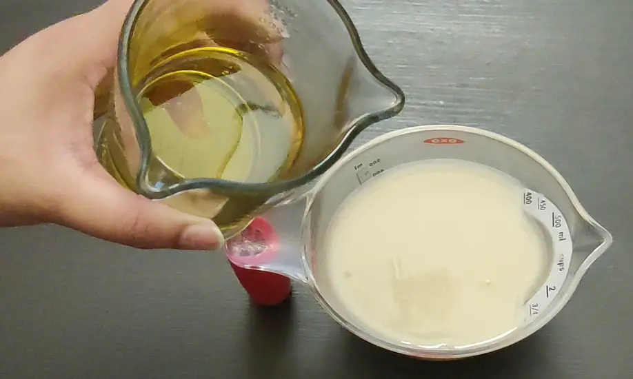 adding oil to milk + vinegar mixture