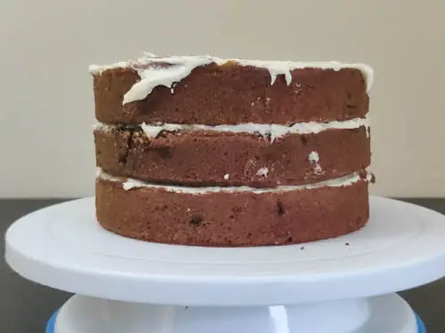 oreo biscuit cake - assembling cake_