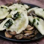 spinach ravioli with mushrooms